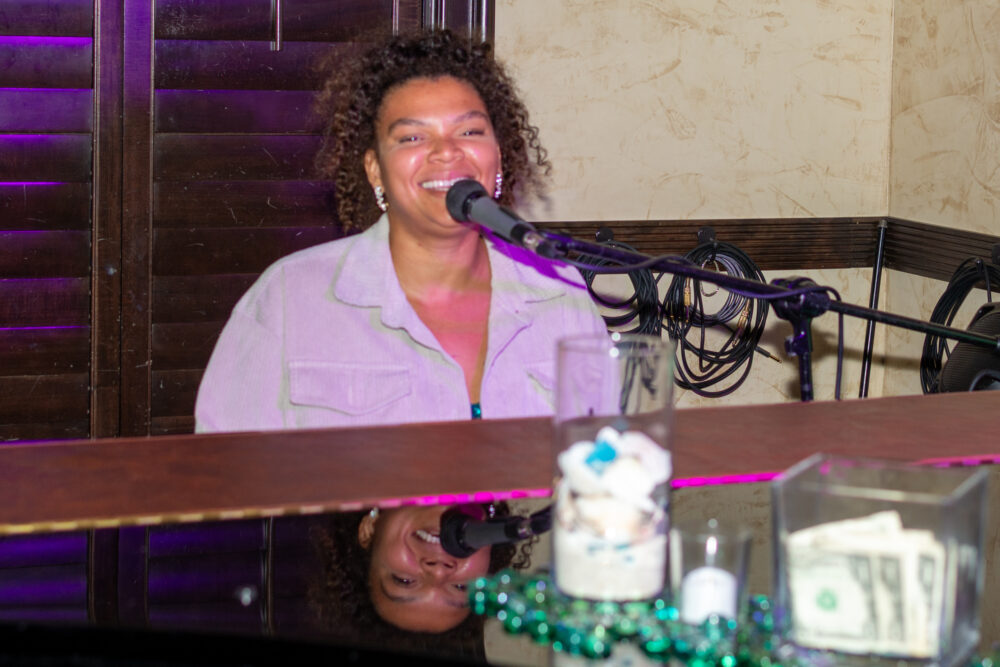 Nina Newton – Town and Tavern