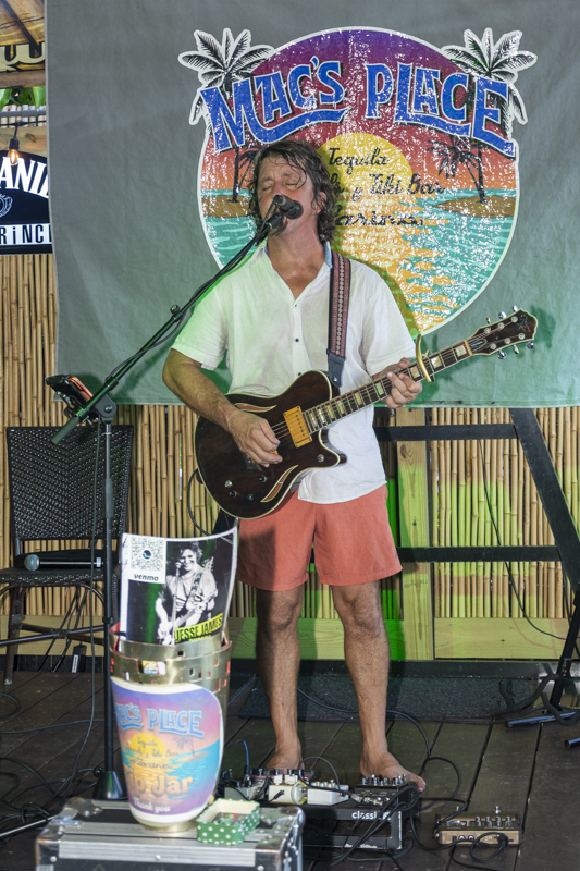 jesse james russell at mac's place